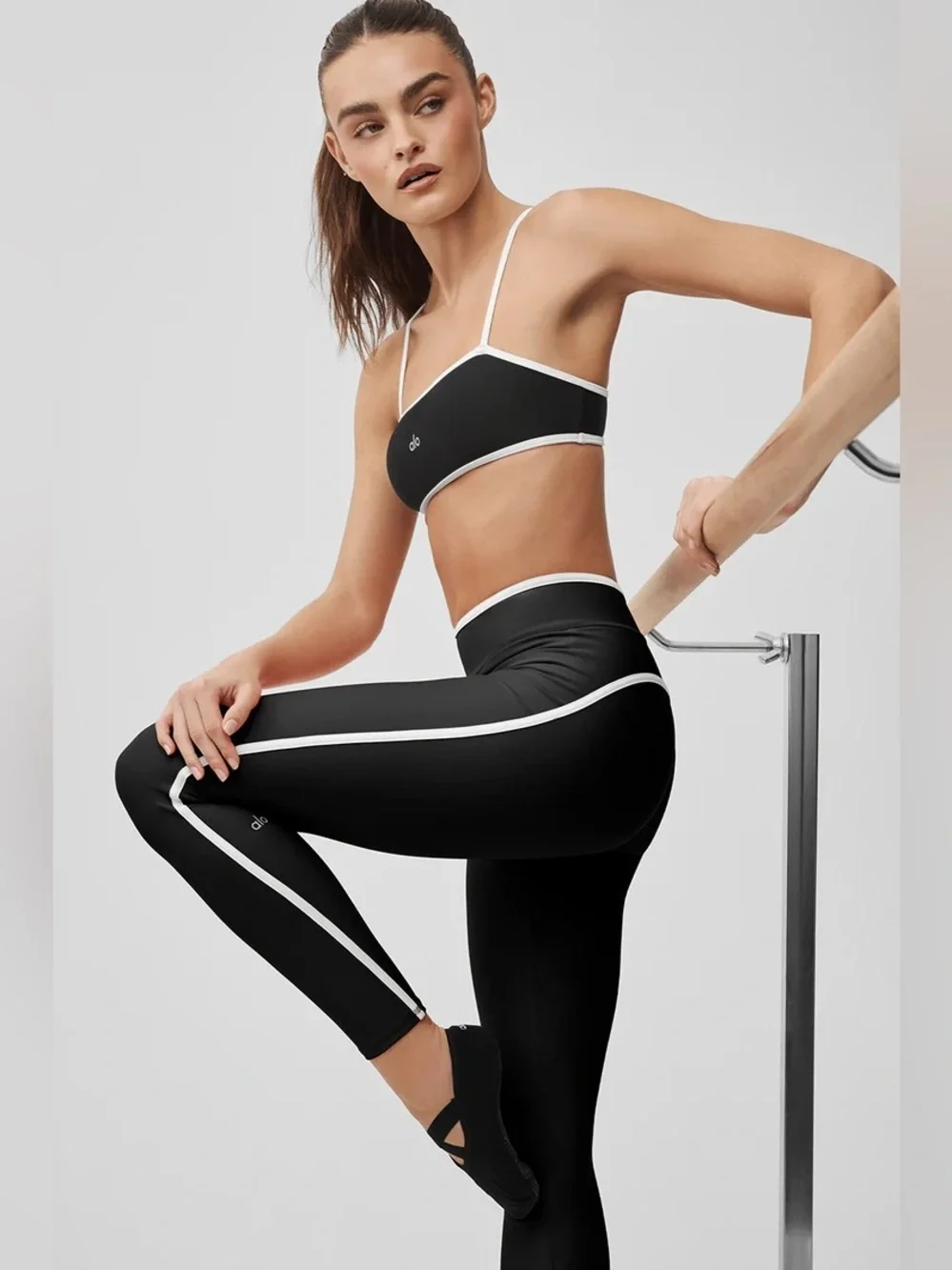 Alo Yoga Airlift High Waist Charger 7/8 Legging + Bra Set black/white